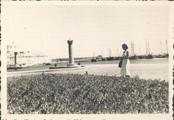 Η Έλλη Λαμπέτη στη Ρόδο 1950 - Φωτογραφίες